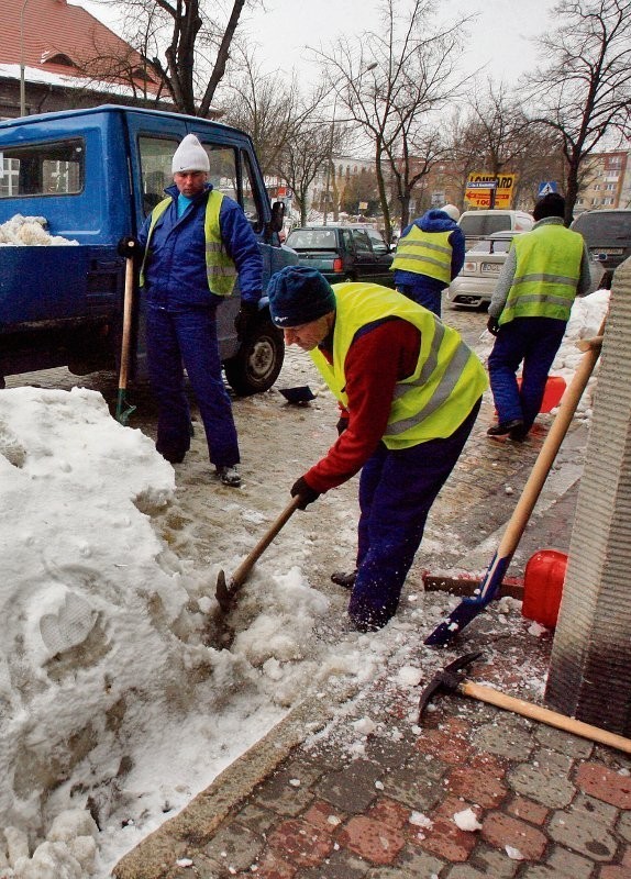 W całym regionie więźniowie są angażowani do prac społecznych