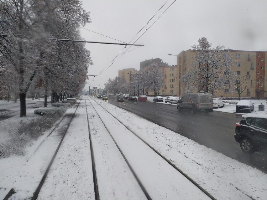 W Częstochowie stanęły tramwaje. Ludzie utknęli na...