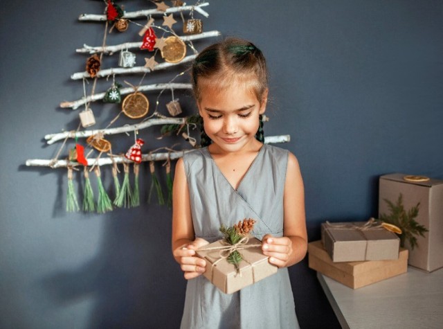 Ekologiczne pakowanie prezentów? Świetna lekcja dla dzieci