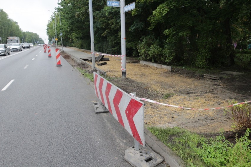 Droga rowerowa zamiast miejsc postojowych na ul. Kościuszki. Mieszkańcy boją się, że nie będą mieli gdzie parkować