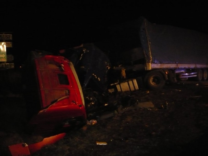 Zderzenie dwóch ciężarówek koło Ostródy [zdjęcia]