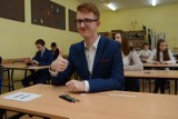 Bełchatów. Egzamin gimnazjalny zdaje blisko pół tysiąca uczniów z Bełchatowa [ZDJĘCIA]