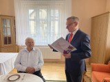 Aleksander Talarek przeżył 93 lata. Życzenia Jubilatowi złożył burmistrz Jacek Michalski