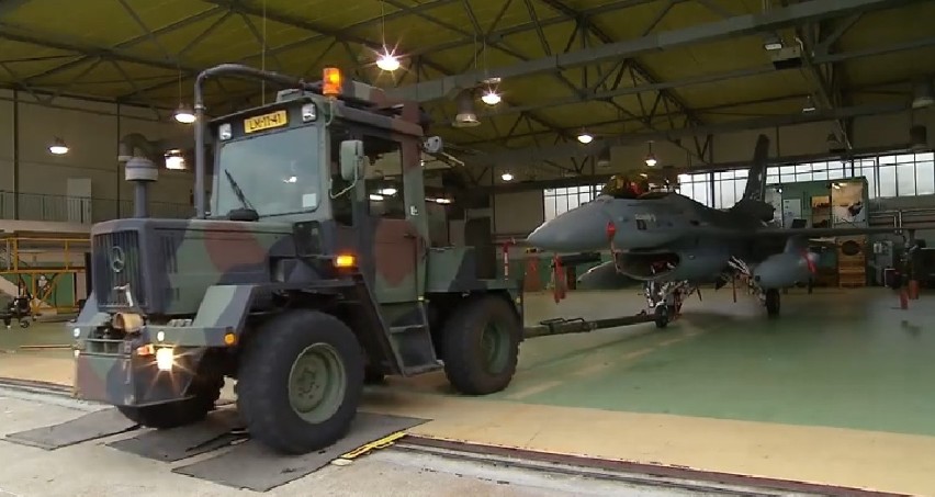 Holenderskie F-16 z Malborka przechwyciły nad Bałtykiem rosyjskie bombowce Su-34 [FILM]