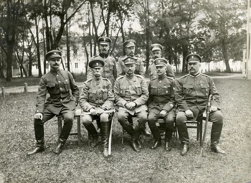 Gen. Józef Dowbor-Muśnicki ze sztabem I Korpusu Polskiego w...