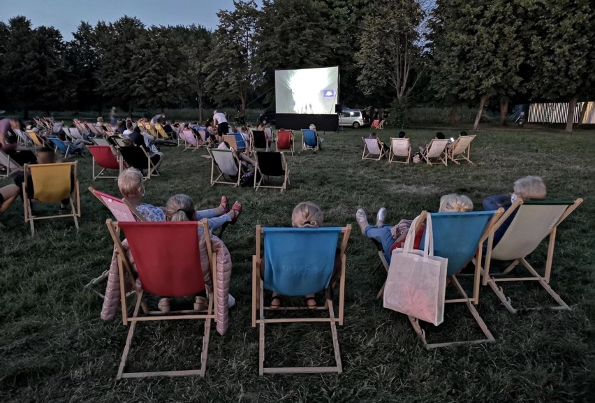 Kolejne zniesienie obostrzeń w sobotę, 15 maja. Zobacz, co...