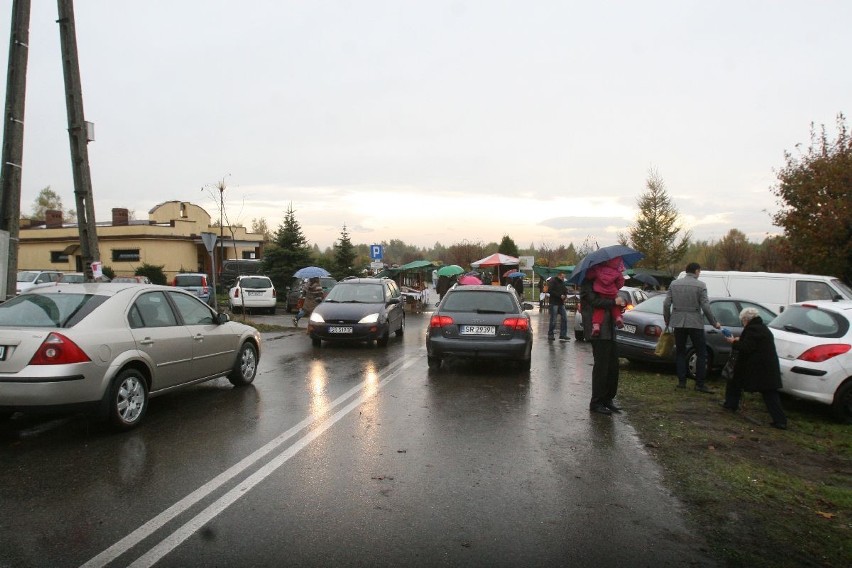 [RAPORT DROGOWY] Uwaga, wzmożony ruch w rejonie cmentarzy FOTO