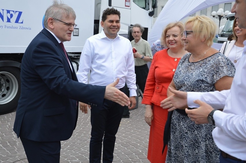 Stalowa Wola. Akcja „Zdrowe Życie” czyli bezpłatne badania, które uprzedzą chorobę. Przyjdź i zbadaj się! Zobacz zdjęcia