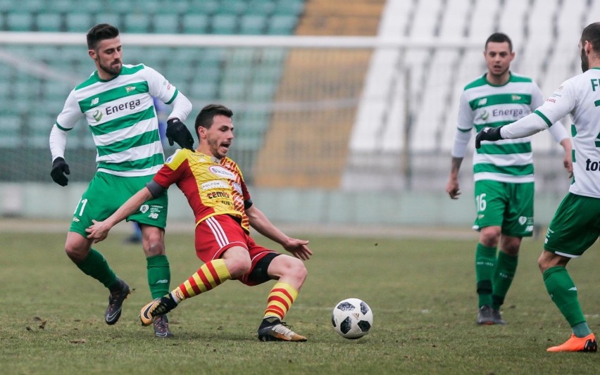 Lechia Gdańsk wygrywa tylko z Chojniczanką. Biało-zieloni wciąż mają nad czym pracować [ZDJĘCIA]