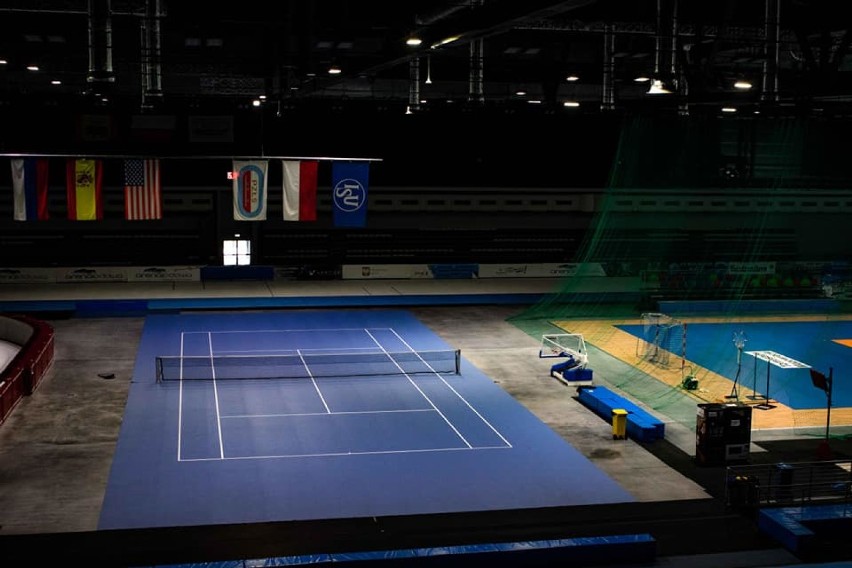 Mecze siatkówki będą odbywały się w Arenie Lodowej w Tomaszowie Maz. Powstało też boisko do tenisa [ZDJĘCIA]