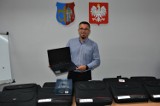 Gmina Kotla: Kolejne nowe laptopy dla uczniów i nauczycieli