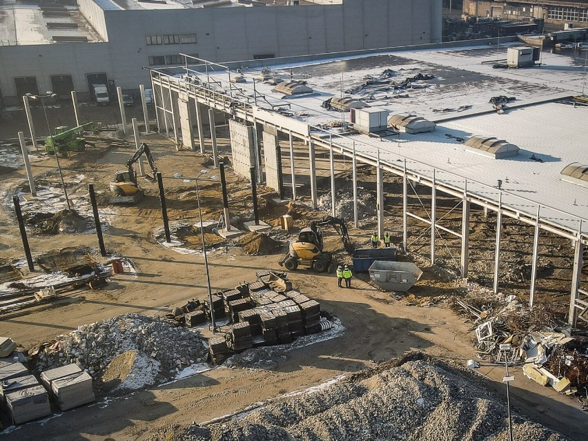 Po dawnym Tesco w Lesznie powstaje nowe centrum handlowe