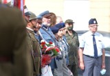 Stowarzyszenie Rodzin i Sympatyków Żołnierzy 72 Pułku Piechoty imienia Dionizego Czachowskiego złożyło kwiaty pod pomnikiem