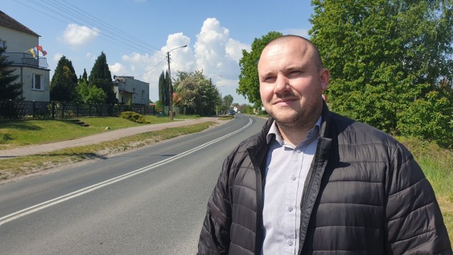 Przewodniczący rady powiatu krośnieńskiego, Kamil Kuśnierek chce zrobić wszystko, aby dofinansowanie nie przepadło i ulica Kresowa została wyremontowana.