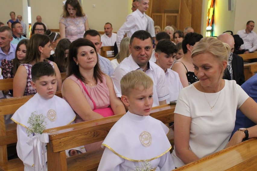 Pierwsza Komunia Święta 2020 w parafii Wniebowzięcia Najświętszej Maryi Panny w Białej Podlaskiej. Zobacz zdjęcia