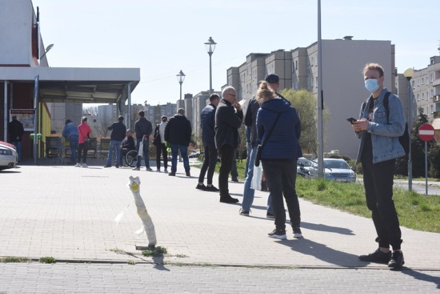 Czytaj dalej. Przesuwaj zdjęcia w prawo - naciśnij strzałkę lub przycisk NASTĘPNE