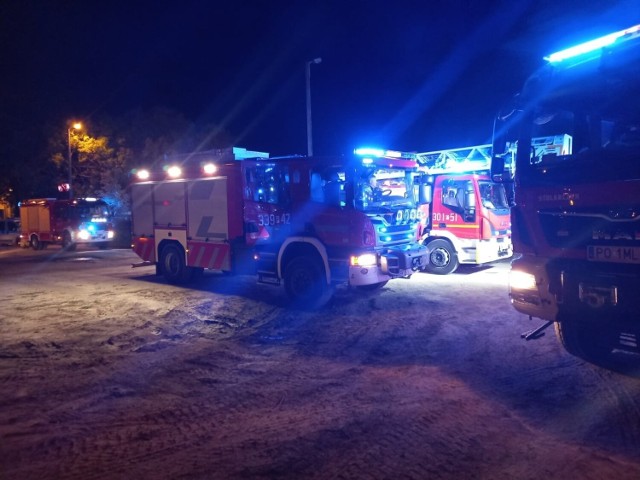 Ogień pojawił się w hotelu robotniczym przy ulicy Torowej w Poznaniu.