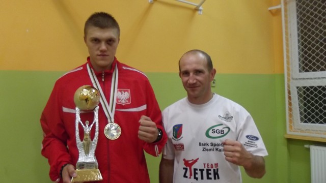 Aleksander Stawirej i jego klubowy trener Mariusz Ziętek
