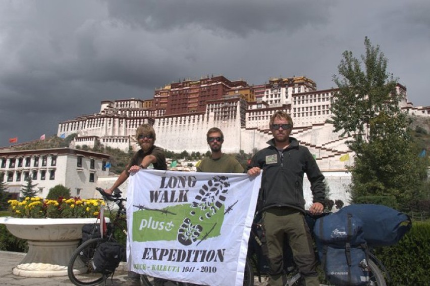 "Long Walk Plus Expedition" dociera do Lhasy