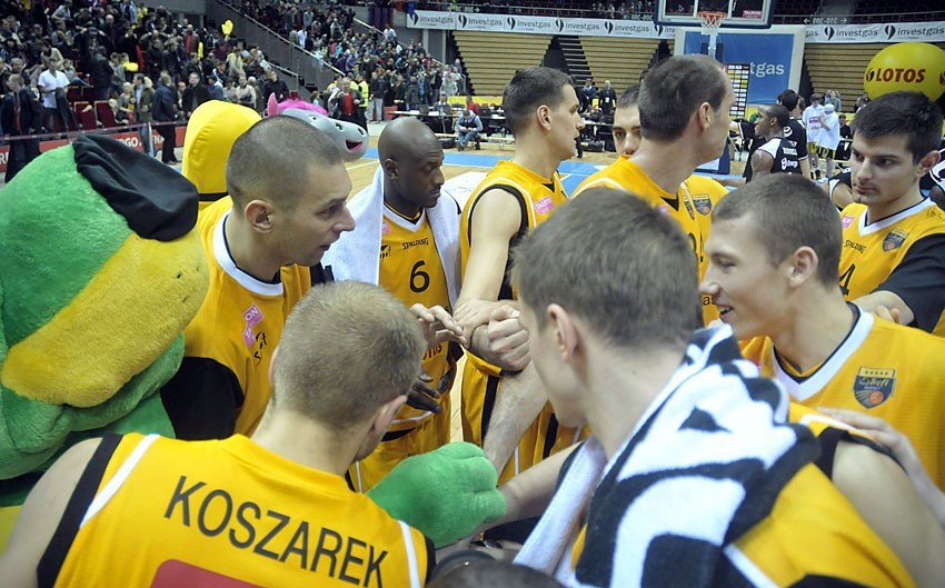 Tauron Basket Liga: Trefl Sopot- Energa Czarni Słupsk 89:84. Koszykarskie derby Pomorza dla Sopotu!