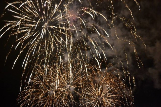 Sztutowo. W czwartek, 31 grudnia w nadmorskim kurorcie odbędzie się tradycyjne spotkanie mieszkańców “pod chmurką”, w czasie którego niebo rozświetlą pokazy fajerwerków.