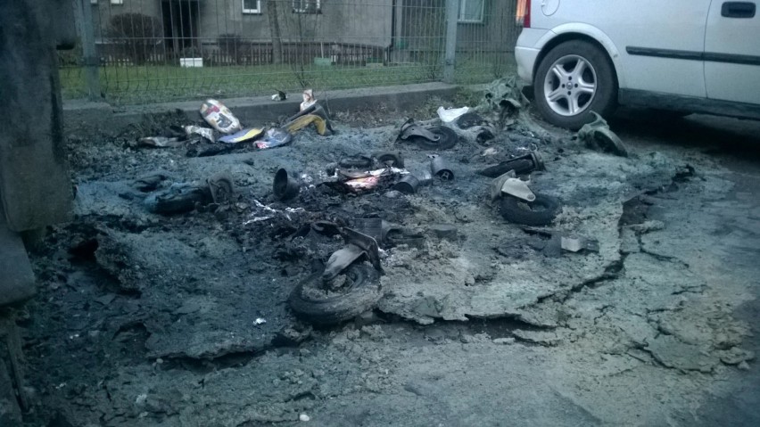 Mysłowice: podpalony śmietnik na Słupeckiej. Ogień uszkodził samochód  