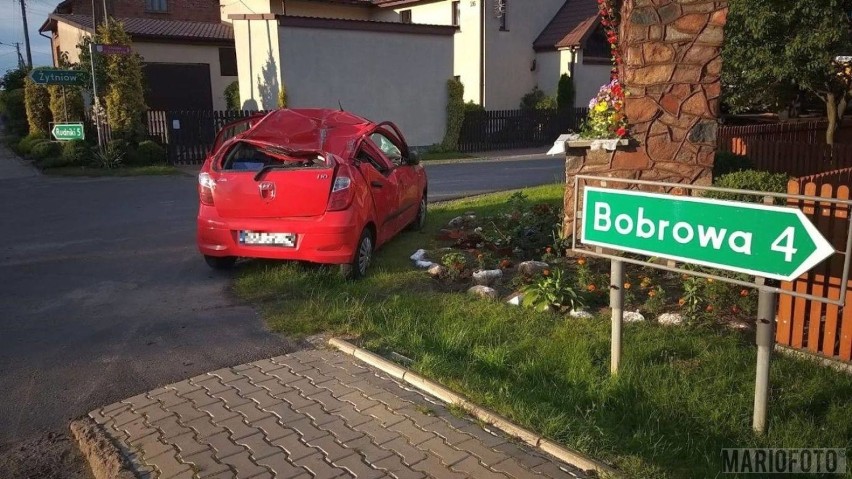 Wypadek w Cieciułowie w powiecie oleskim. Dwie osoby ranne