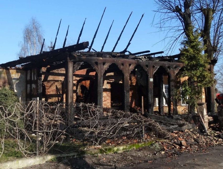 Dom po pożarze w 2014 roku.