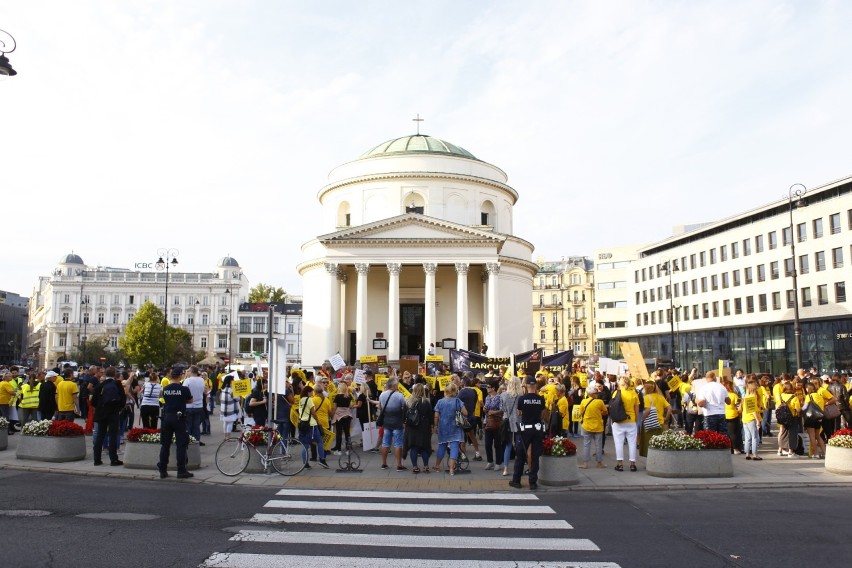 Protest przeciwko nowelizacji ustawy o ochronie zwierząt na...