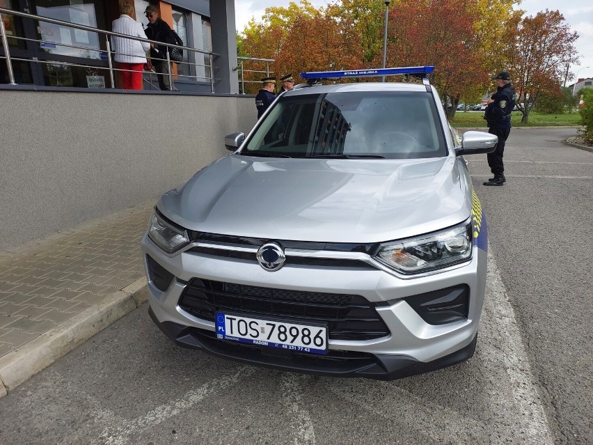 Strażnicy miejscy w Ostrowcu mają nowy samochód