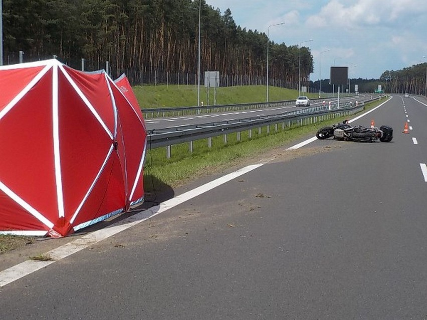 W wypadku zginął motocyklista. Policja szuka świadków.