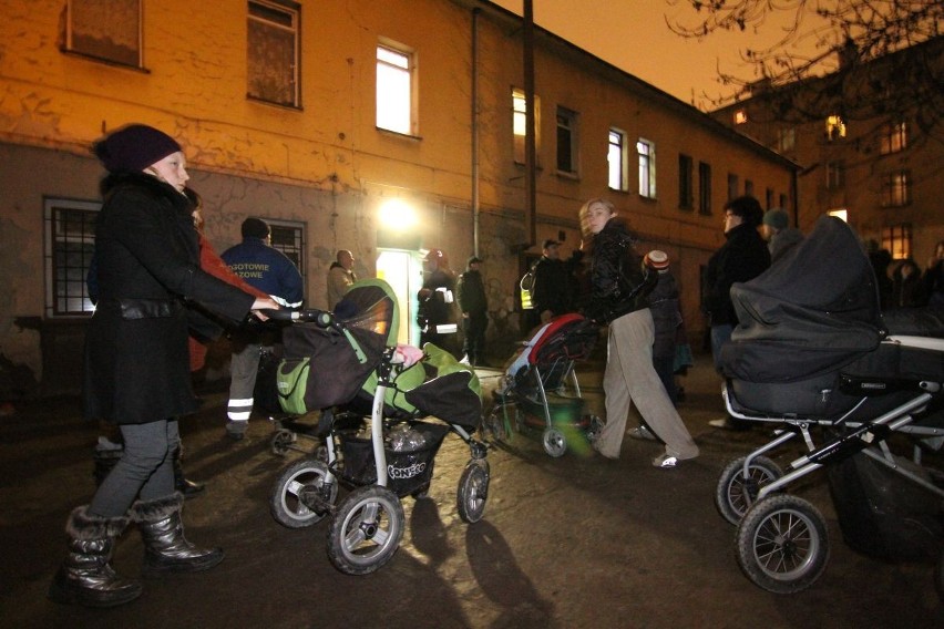 Wroclaw: Alarm bombowy przyczyną ewakuacji mieszkańców ul. Pułaskiego (ZDJĘCIA)