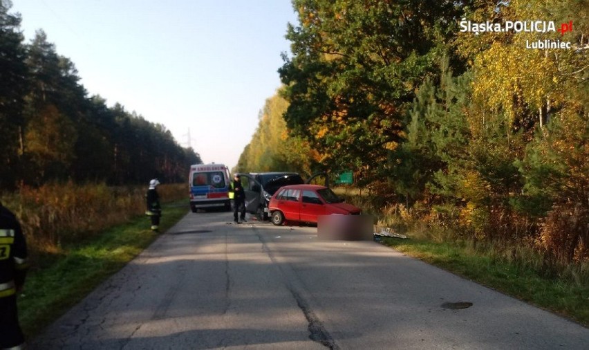 Śmiertelny wypadek w Koszwicach. W wyniku zderzenia dwóch pojazdów zginęła 60-letnia kobieta. Do wypadku doszło też w Pawonkowie [ZDJĘCIA]