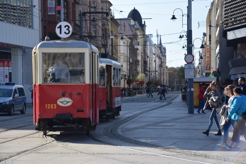 Zabytkowe tramwaje na linii z Katowic do Siemianowic Śląskich ZDJĘCIA