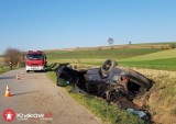 Proszowickie. Samochód osobowy dachował w Bolowie w gminie Pałecznica