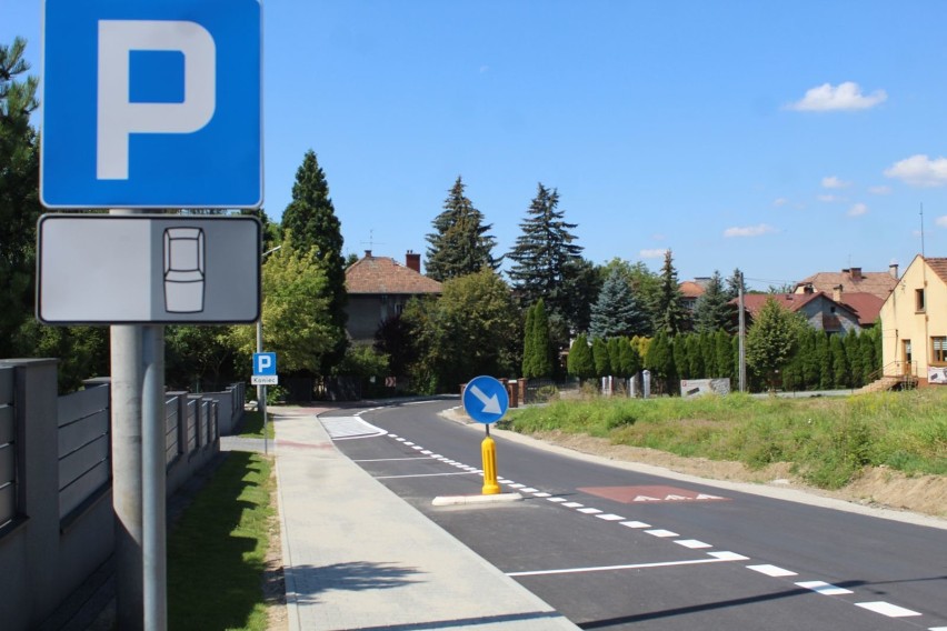 Ulica Broniewskiego w Kalwarii jak nowa. Na kierowców czeka zmiana organizacji ruchu i więcej parkingów