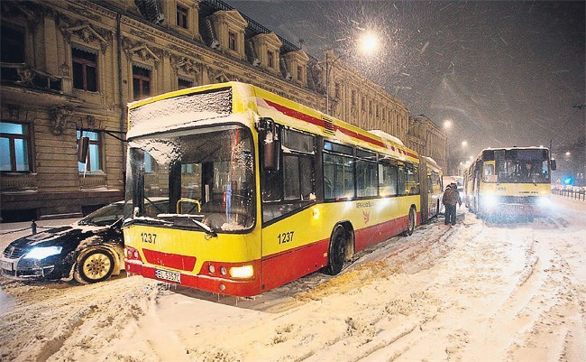 Całe centrum Łodzi było w poniedziałek nieprzejezdne