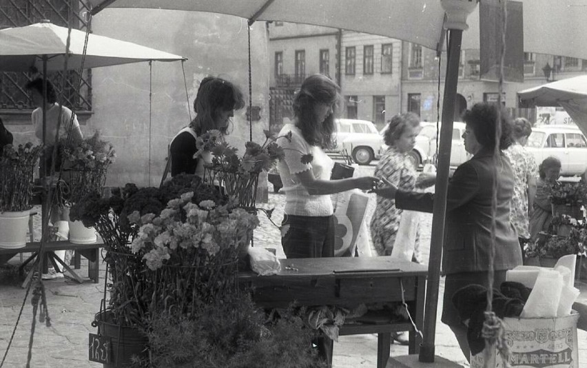 Kwiaciarki na tarnowskim Rynku. Lata 70-te