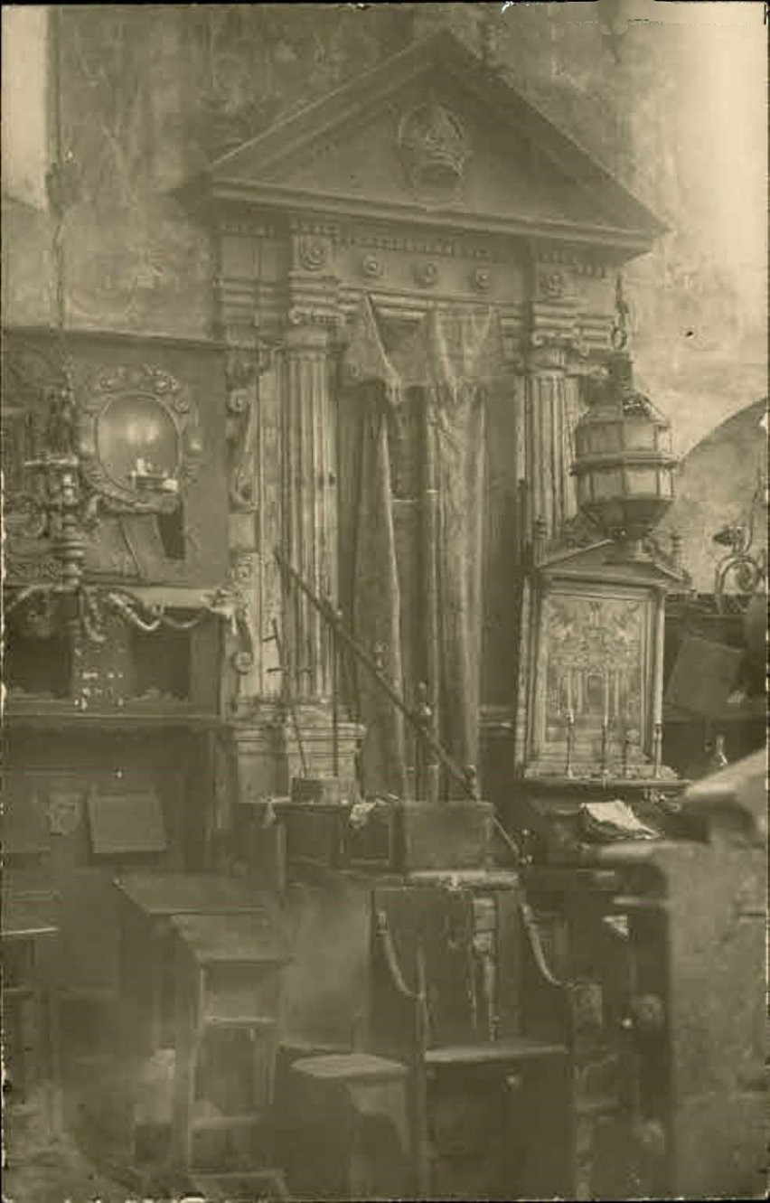 3 kwietnia 1916, Wnętrze Synagogi Starej.