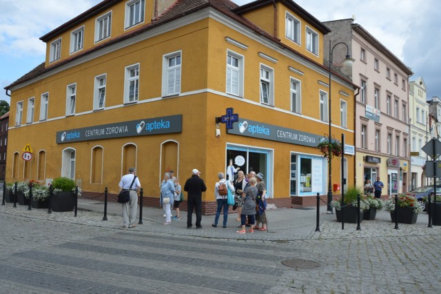 W piątek na spacer po mieście zaprosiła Halina Dobrakowska. W najbliższą niedzielę 26 lipca 2020 o godz. 11.00 przy fontannie na pl. Słowiańskim można się spotkać z Mariuszem Wieczerzyńskim.