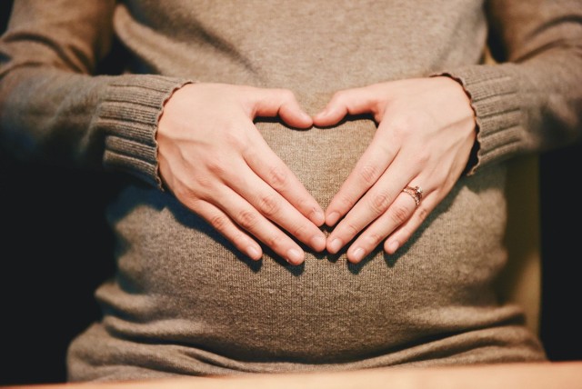 Spodziewasz się dziecka? Sprawdź pierwsze objawy ciąży! Badania prenatalne, badania usg, prowadzenie ciąży