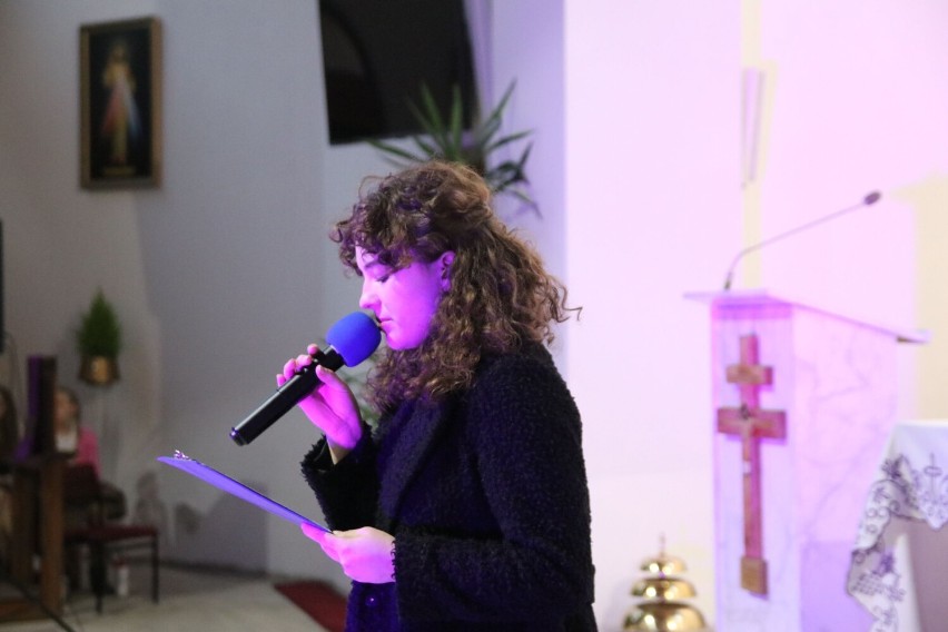 Koncert charytatywny "Modlitwa o pokój" w wieluńskim kościele św. Barbary ZDJĘCIA