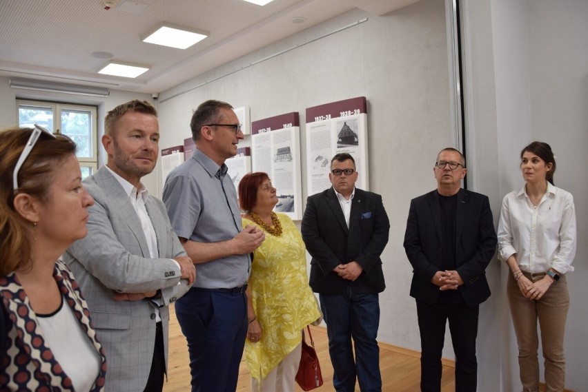Wystawę otworzył burmistrz Pruszcza Gdańskiego.  Wśród gości...