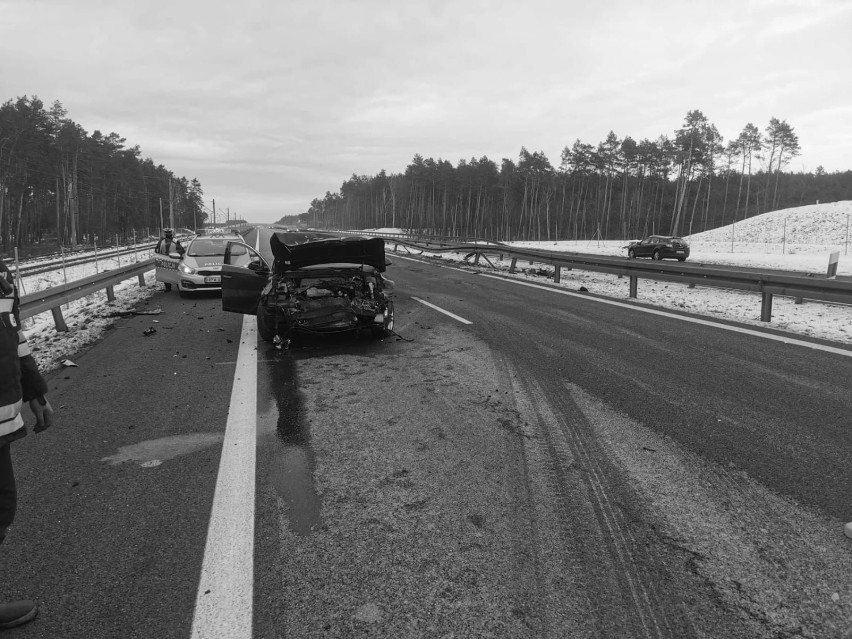 Kolizja na S3 pod Goleniowem. Auto wypadło z drogi