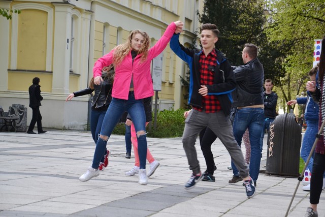 A tak było podczas pierwsze tanecznego spotkania ze Stowarzyszeniem Młodzi Lokalni. Zielonogórzanie zatańczyli belgijkę.