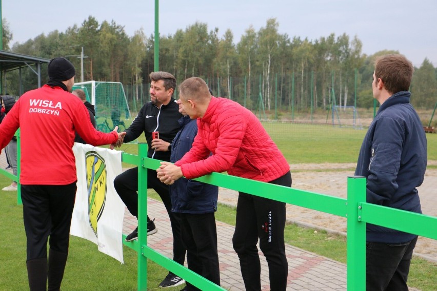 Start WIP Stawki - Wisła Dobrzyń. Na stadionie pojawił się Sebastian Mila [zdjęcia]