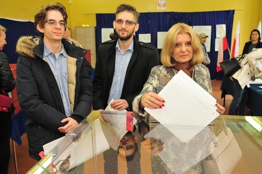 Wybory samorządowe Dolny Śląsk

ŚWIDNICA

Bardzo dobrym...