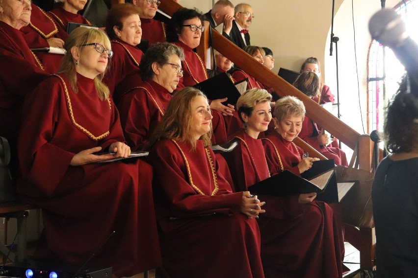 Chór Cantata z Pszczółek istnieje już 10 lat [ZDJĘCIA]