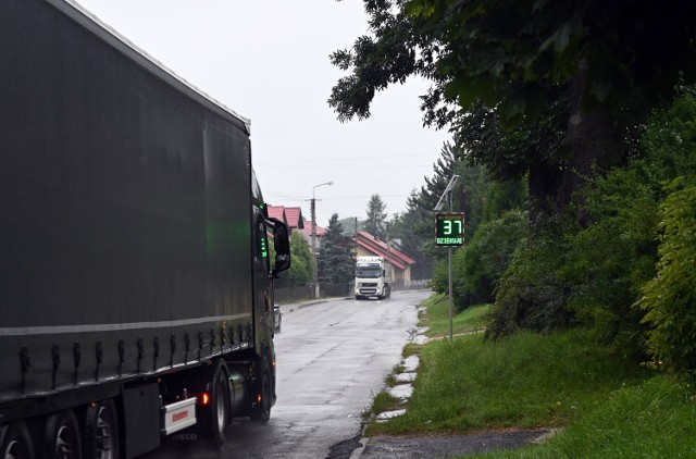 Wyświetlacz prędkości przy ulicy Rabsztyńskiej w Kluczach