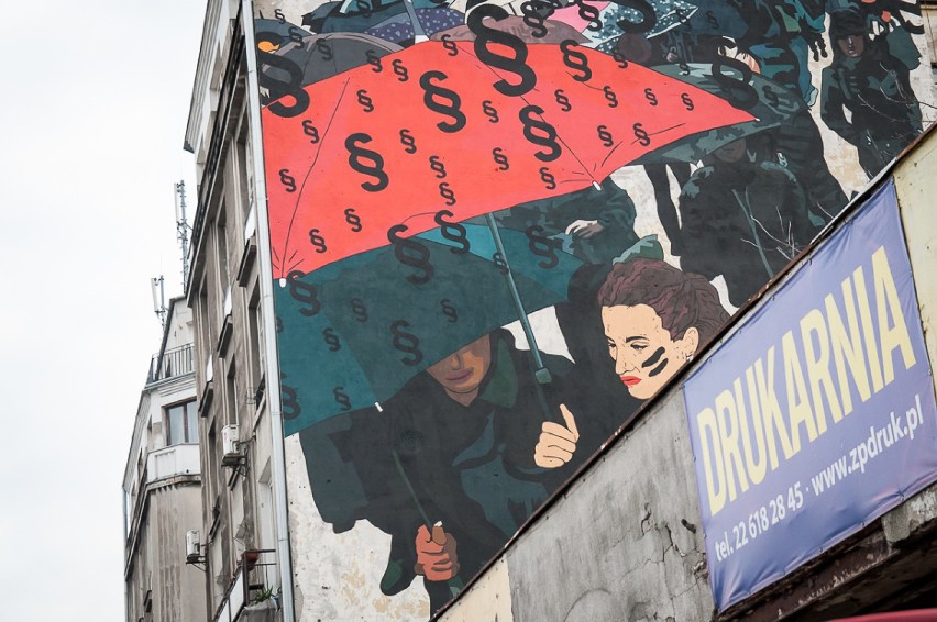 Mural Czarnego Protestu powstał na Pradze. Ma upamiętnić...
